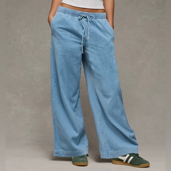 American Eagle Pants - American Eagle Cozy Dreamy Drape Ultra Wide Leg Jean Pants Size M